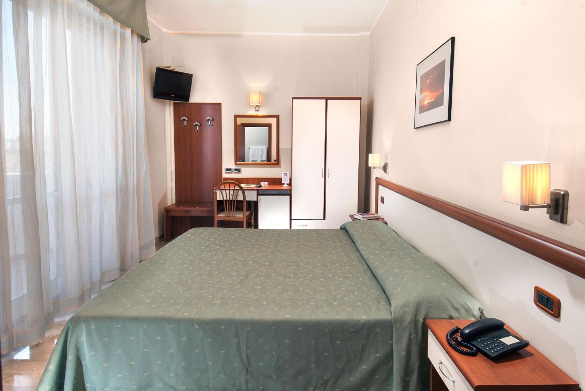 Hotel Continental Fano Habitación foto